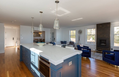 Quincy House | Luxury Oceanfront Bayside Jewel