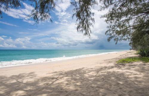 Mai Khao Apartment | Luxury Oceanfront pool access apartment