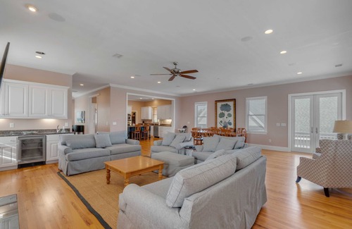 Isle of Palms House | Luxury, Oceanview Beach Home w/Private Pool & Outdoor Kitchen, Hot Tub, Rooftop Deck, & Elevator!