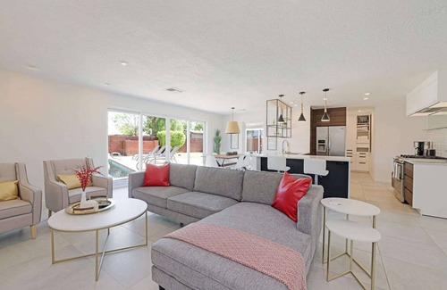 Scottsdale Highlands House | 🏜 LUXURY Old Town Oasis - Heated Pool - Golf - Work - Relax