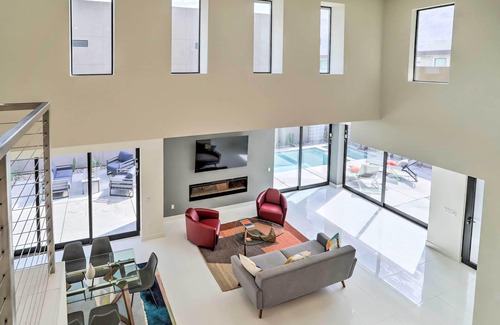 Baristo House | Luxury Palm Springs Home w/ Pool & Mtn Views!