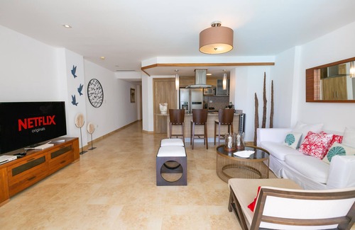 Villas Del Mar Apartment | Luxury - Panomaric View- Private Beach- WIFI
