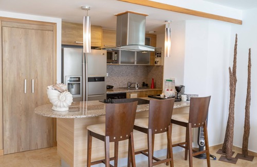 Villas Del Mar Apartment | Luxury - Panomaric View- Private Beach- WIFI