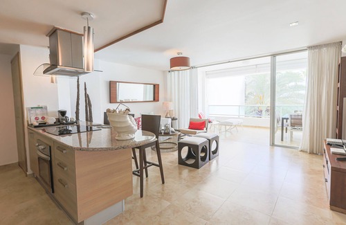 Villas Del Mar Apartment | Luxury - Panomaric View- Private Beach- WIFI