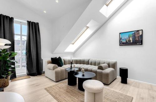 Downtown Apartment | Luxury penthous - 3 BR - 2 Bath - FreeParking - Downtown