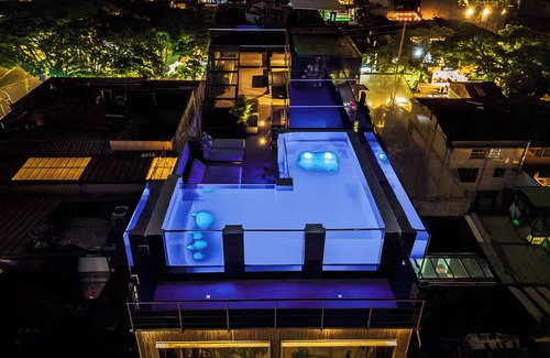 Zona Rosa Apartment | Luxury Penthouse 2 Pools 14-bedroom Parque Lleras Medellín Stunning city views