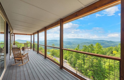 Sevierville Cabin | Luxury Pool Home with Unbelievable Views, Private Pool, Game Room, Hot tub