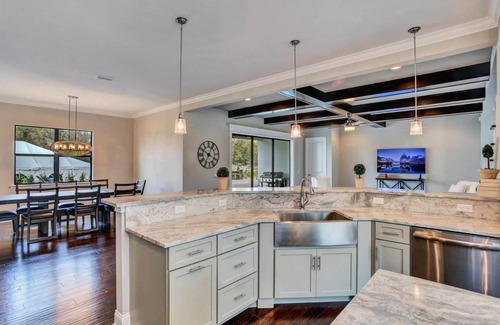 Fish Hawk House | Luxury Private Mini Resort With Room For Up To 18