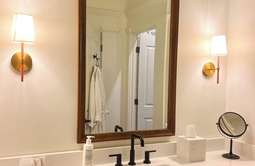 Athens Hotel | Luxury Private Suite in Boutique Historic Inn The Athenian- Downtown Location