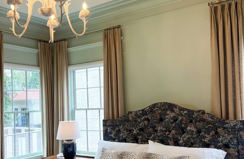 Athens Hotel | Luxury Private Suite in Boutique Historic Inn, The Athenian- Downtown Location