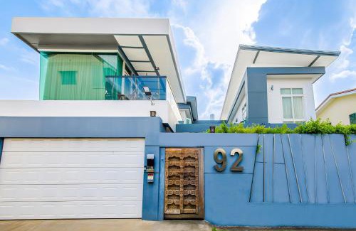 Phlabphla Villa | Luxury Pure Modern Pool Villa 5Bed KTV Gym Nr BTS&Central