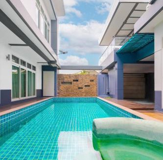 Phlabphla Villa | Luxury Pure Modern Pool Villa 5Bed KTV Gym Nr BTS&Central