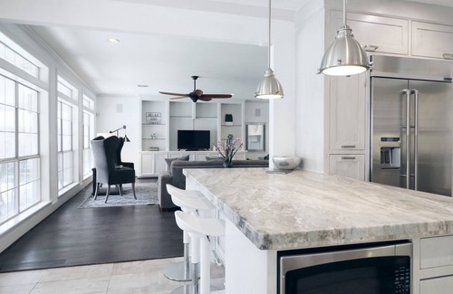 Bellaire House | LUXURY Renovated 5 Bedroom 4.5 Bath Private Home with POOL near MDA TMC Galleria