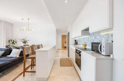 New Golden Mile Apartment | Luxury Resort 3 Bed apartment with Pools and Gym