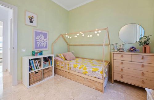 New Golden Mile Apartment | Luxury Resort 3 Bed apartment with Pools and Gym