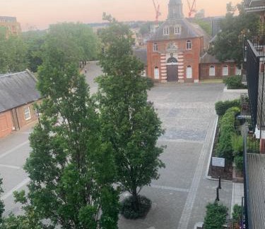 Woolwich Apartment | Luxury Riverside Apartment