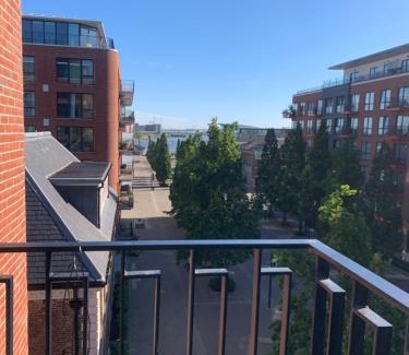 Woolwich Apartment | Luxury Riverside Apartment