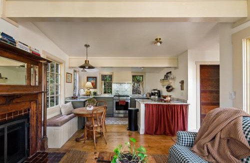 Duncans Mills House | Luxury Riverview Cottage - walk to town & trails