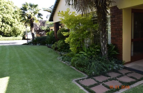 Middelburg House | LUXURY ROOM @ 4 STAR GUEST HOUSE