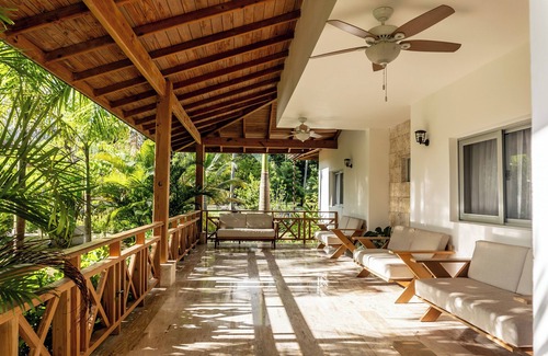 Sanchez Apartment | Luxury Room in Villa with Bar and Restaurant