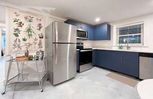 Folly Beach Cabin | Luxury Sea Cabin Guest Suite - Across from Beach