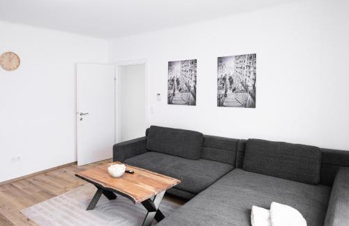 Linz Apartment | Luxury Sedda Bed, Nespresso, Netflix