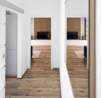 Linz Apartment | Luxury Sedda Bed, Nespresso, Netflix
