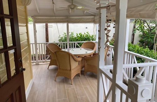 Porters Villa | Luxury Spacious Villa 4 min from the beach, private garden & pool Approved Villa