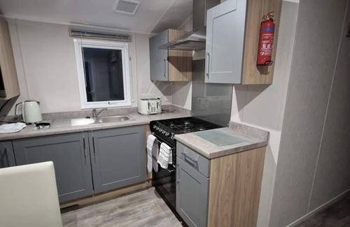 Colchester Cabin | Luxury Static Caravan Sleeps 6 Coopers Beach