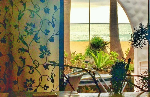 Bahia Calma House | Luxury studio for beach lovers - apartment by the sea under palm trees