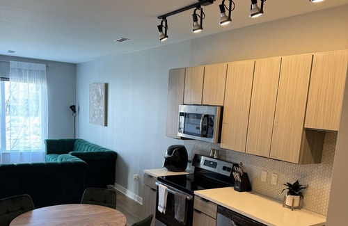 Compton Heights Apartment | Luxury Style Apartment With Heated Pool