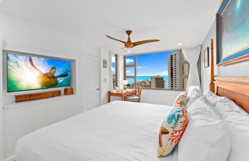 Waikiki Apartment | Luxury Suite with Ocean View in Waikiki, Free Parking!