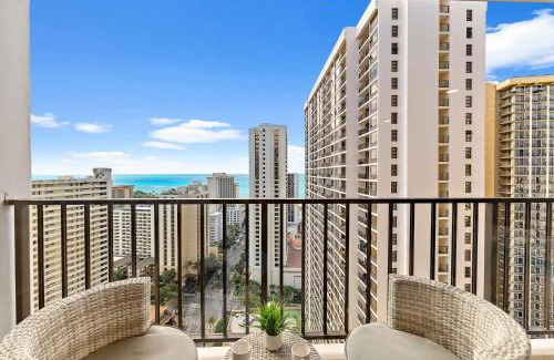 Waikiki Apartment | Luxury Suite with Ocean View in Waikiki, Free Parking!