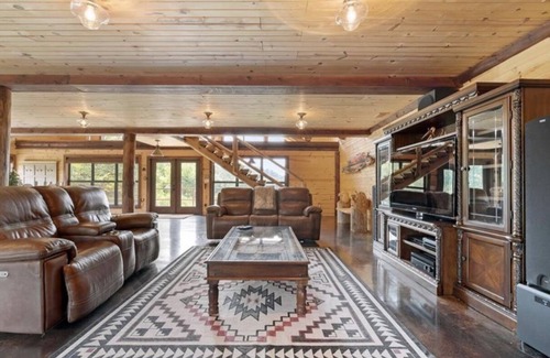 Talisheek House | Luxury Three Story Cabin on the River