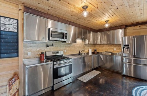 Talisheek House | Luxury Three Story Cabin on the River