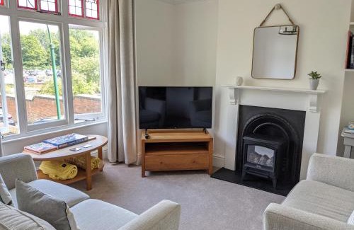 Shrewsbury House | Luxury townhouse in town centre, views, river walk, Free Parking