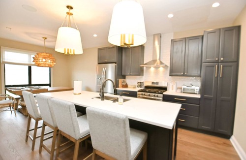 Wooded Estates House | Luxury Townhouse near Notre Dame with Fireplace & Pit (1418)