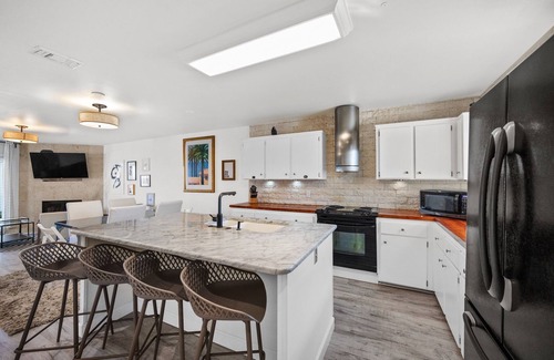 Ono Island House | Luxury townhouse w/dock & family amenities on water! Walk to beach!