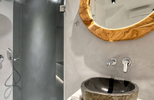 Ftelia House | Luxury, Tranquility, Space and Calmness. The Key Location Makes it a Top Choice