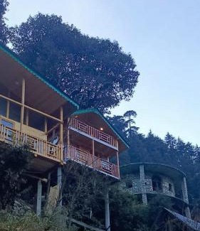Banjar Other | Luxury Treehouse with Jacuzzi in Jibhi