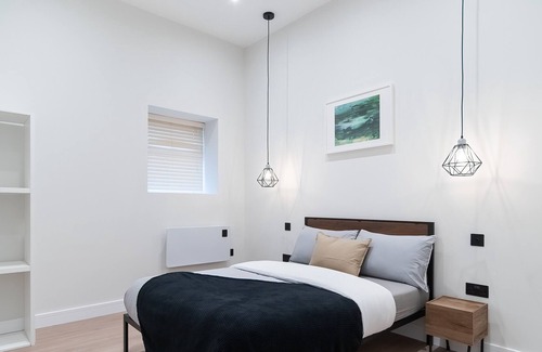 Westcliff-on-Sea Apartment | Luxury Two Bed Apartment in Southend-on-Sea 2