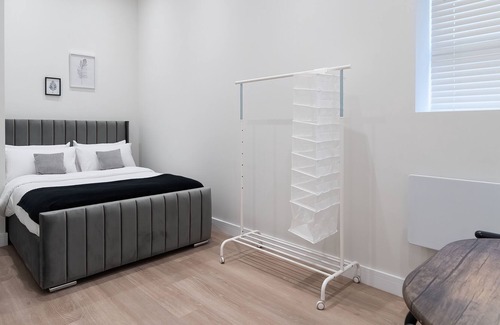 Westcliff-on-Sea Apartment | Luxury Two Bed Apartment in Southend-on-Sea 2