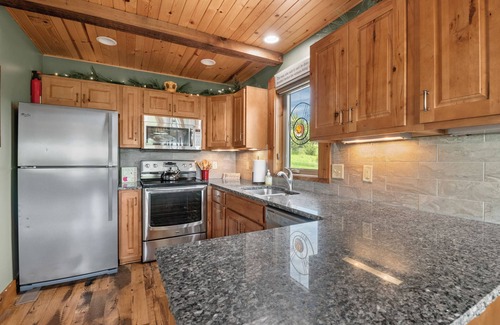 Wahoo House | Luxury Vacation Home with Awesome Lake Views!