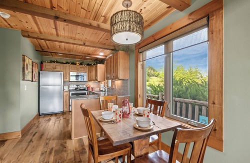 Wahoo House | Luxury Vacation Home with Awesome Lake Views!