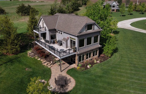 Wahoo House | Luxury Vacation Home with Awesome Lake Views!
