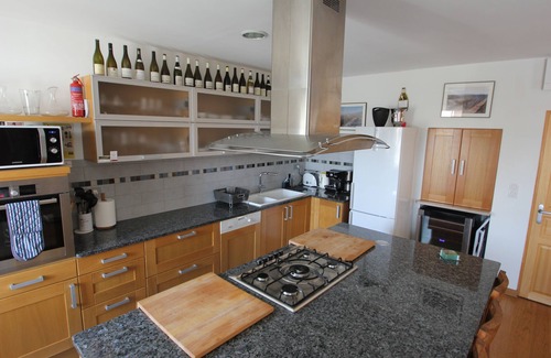 Puligny-Montrachet House | Luxury vigneron's home, secluded garden, a/c, in prestigious Puligny Montrachet