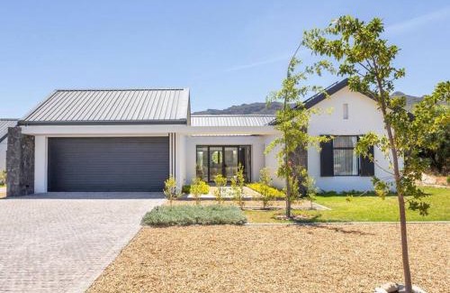 Cape Winelands Apartment | Luxury Villa 712 Pearl Valley Golf Estate