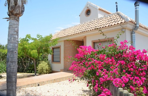 Los Valientes Villa | Luxury Villa 5 Stars With 6 Bedrooms, 4 Bathrooms and Private Pool