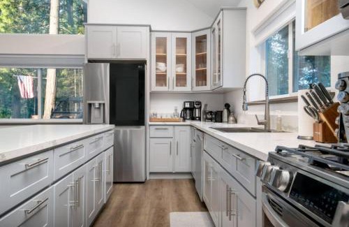 Alta Apartment | Luxury Villa in Sierra Mountains