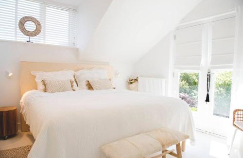 Vinkeveen Villa | Luxury villa on peaceful location. Boat optional